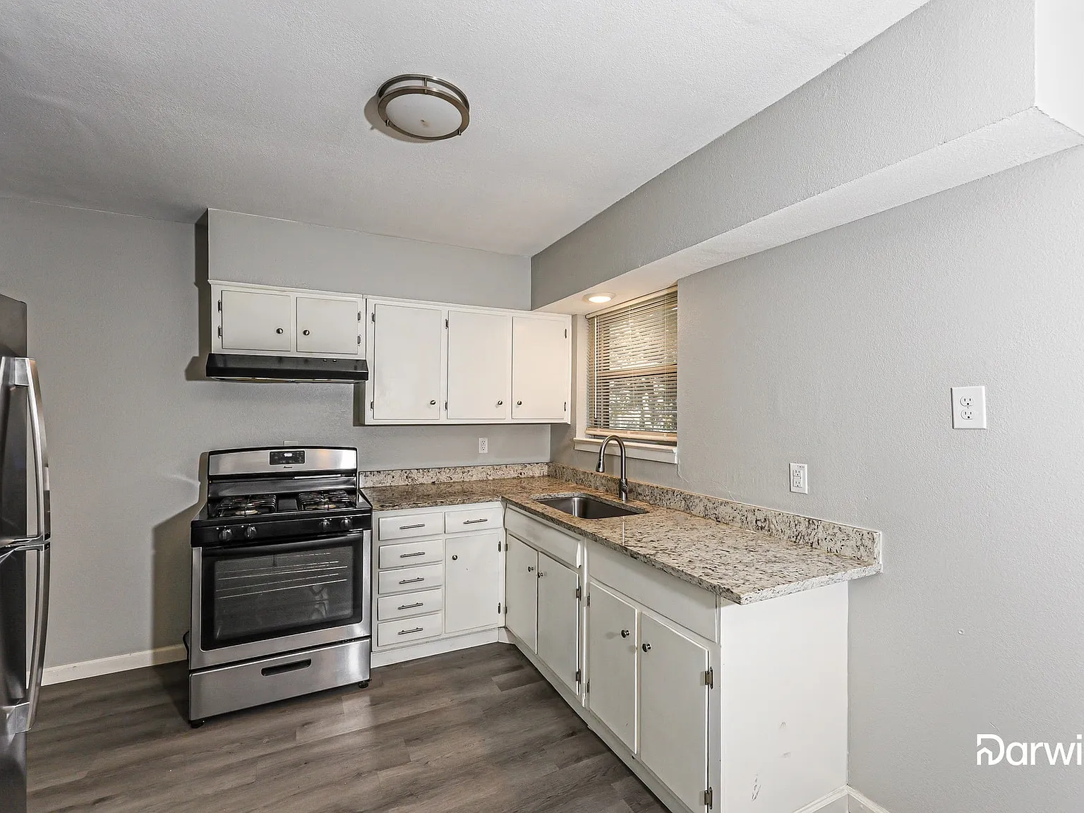 3 bed, 1.0 bath, 1024 sqft, $1,785 — Photo 3