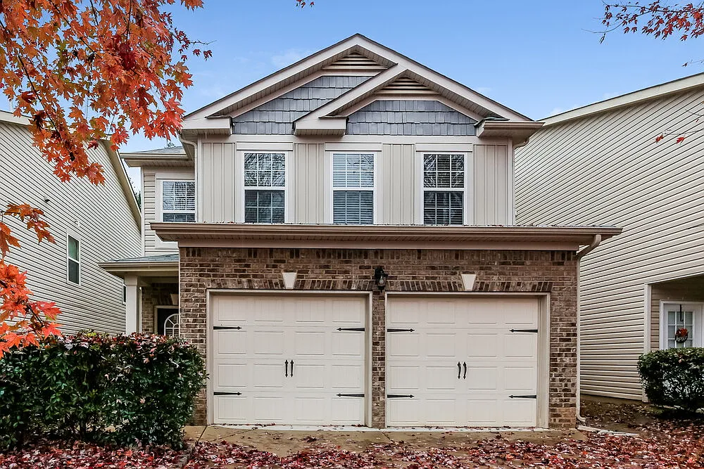 4 bed, 2.5 bath, 1884 sqft, $2,330 — Photo 1