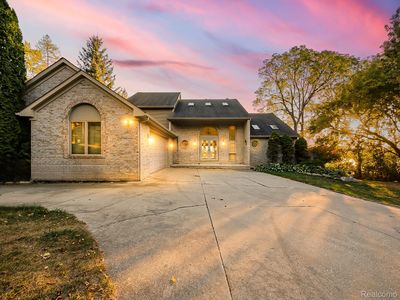 4437 Dora Ln, Lake Orion, MI, 48359