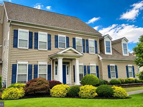 1009 Essex Dr, Bensalem, PA 19020