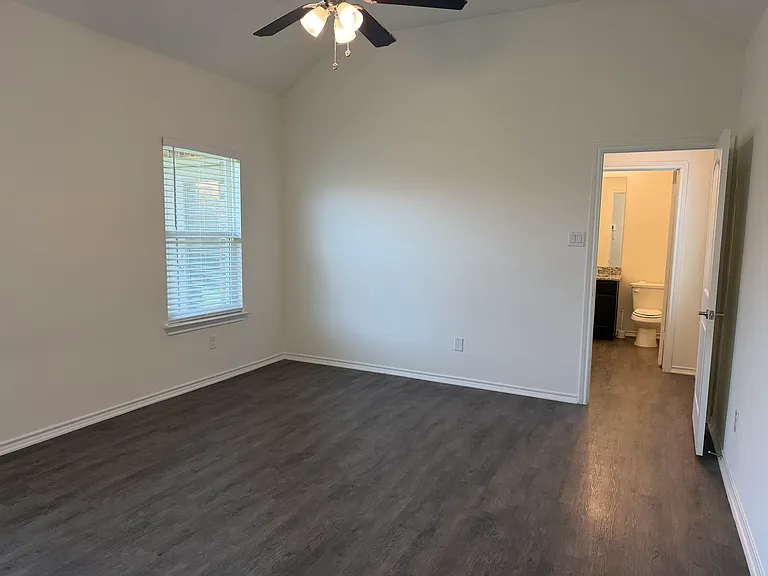 2237 Diamond Dr — Photo 14
