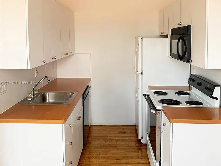 4349 Sheridan Ave #8 — Photo 4