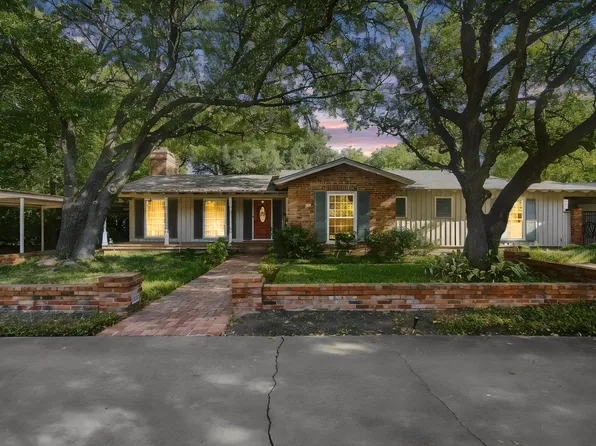 1107 E Walnut St, Hillsboro, TX 76645