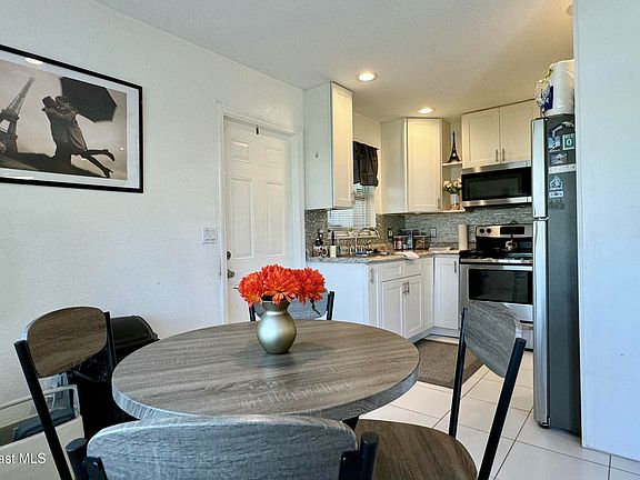 4th image of 815 Juniper Ln