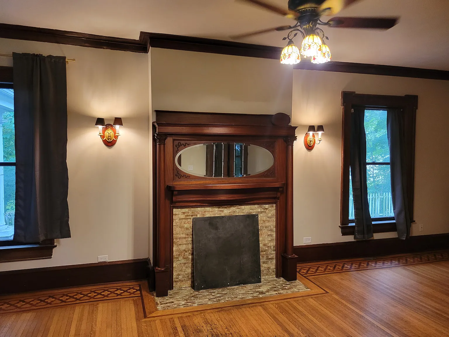1 bed, 1600 sqft, $1,950 — Photo 3