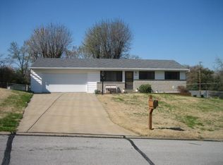 2203 Lochness Pl, Saint Louis, MO 63114