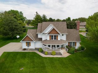 6469 Country Club Dr, Columbus, NE 68601