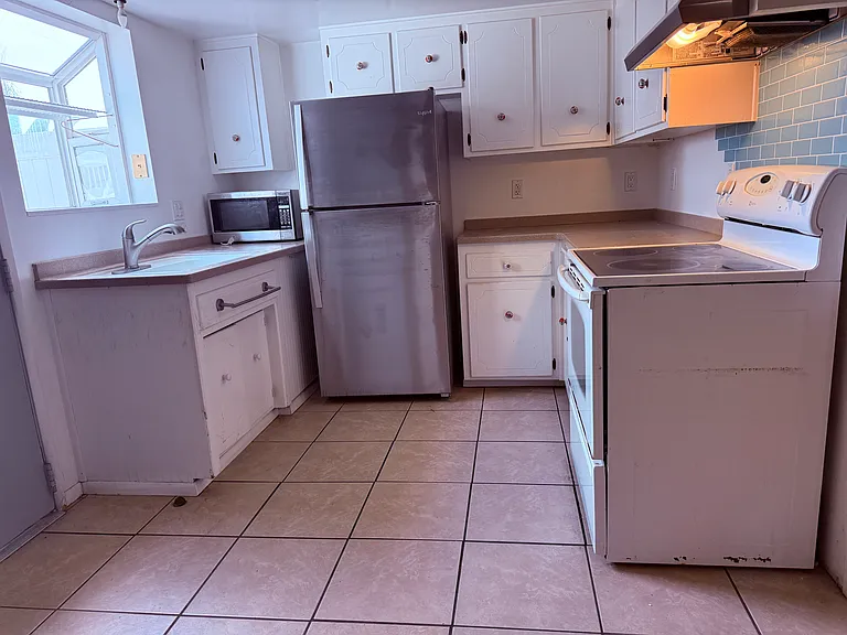 1676 Pacific Beach Dr — Photo 4