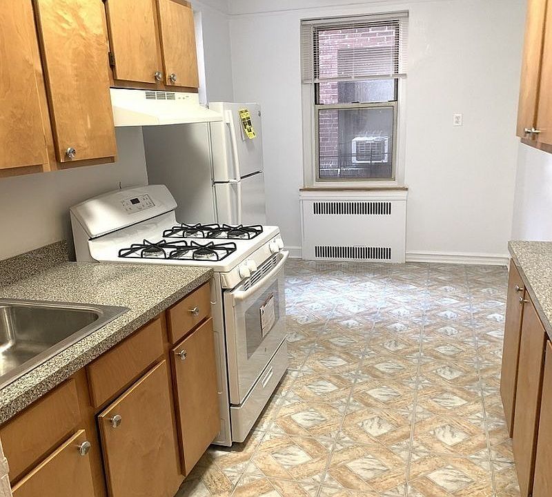 1st image of 4215 43rd Ave APT B15