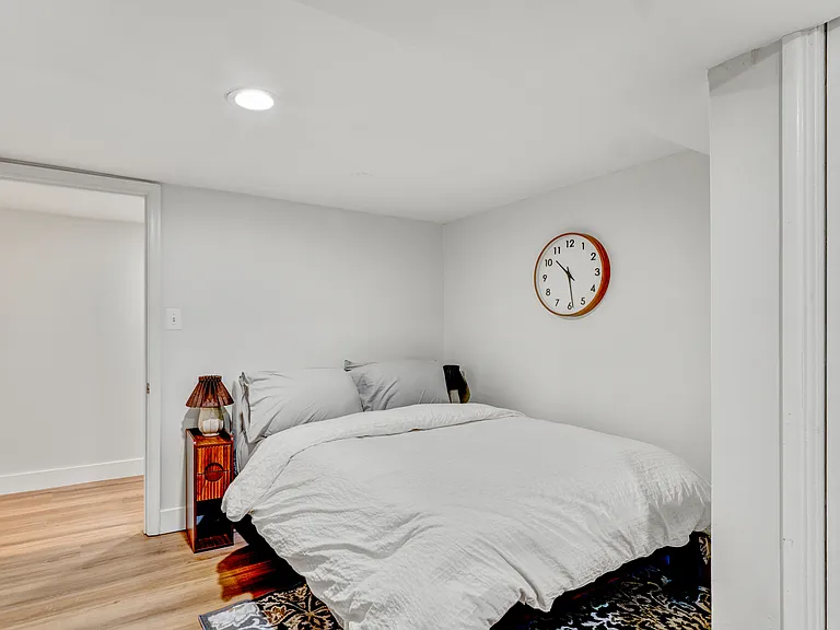 1002 C St NE #B — Photo 3