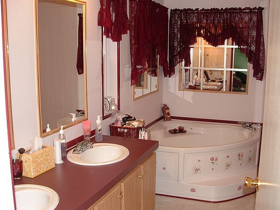 4th image of 5325 Lavoie Ln