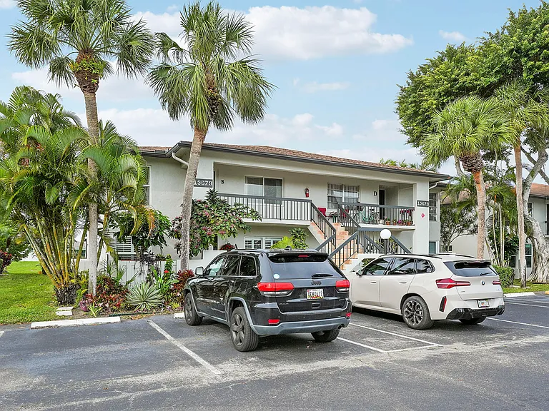 13679 Date Palm Ct #B — Photo 1