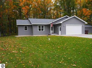 3420 Inland Oaks Dr, Interlochen, MI 49643