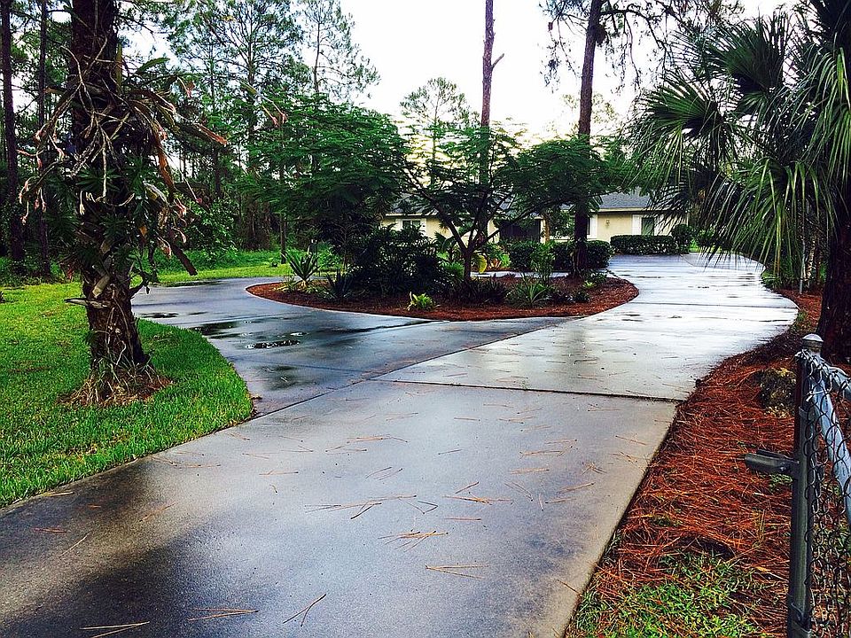 driveway to house