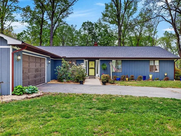 1401 Ladd Rd, Waynesboro, VA 22980