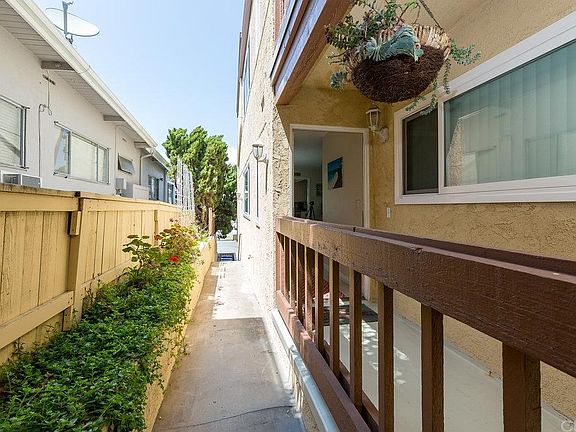 2nd image of 1450 Manhattan Beach Blvd APT B