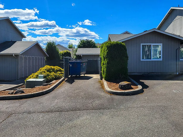 465 E Ellendale Ave — Photo 19