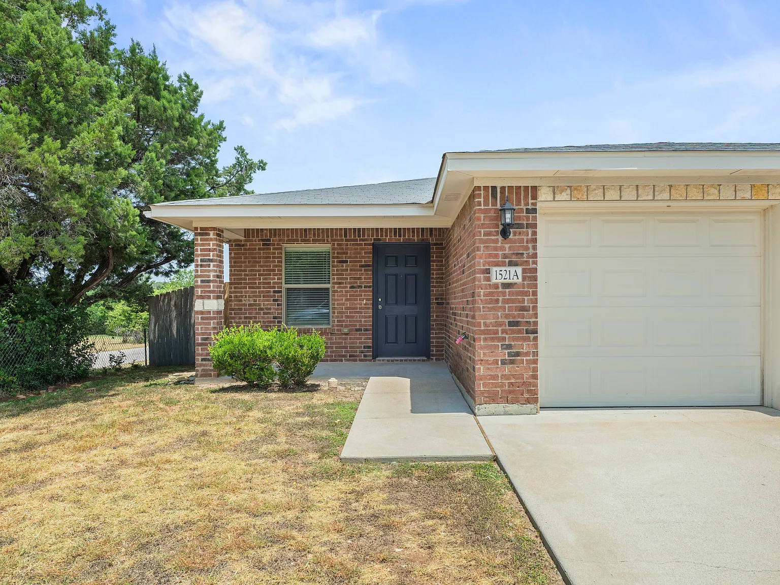 3 bed, 1141 sqft, $1,295 — Photo 1