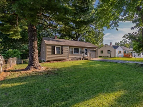 3117 NE 55th St, Kansas City, MO 64119