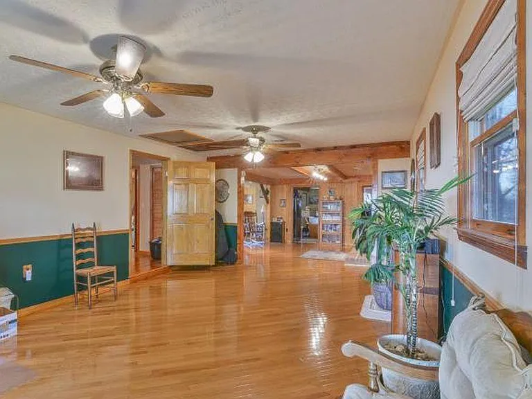 492 Olinger Dr — Photo 21