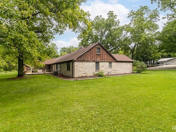 3rd image of 410 Crescent Dr