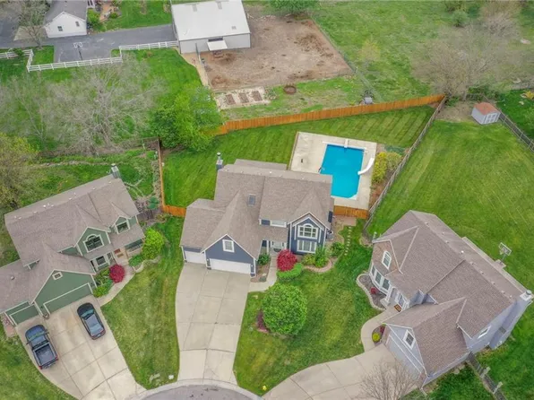 17498 W 158th Pl, Olathe, KS 66062