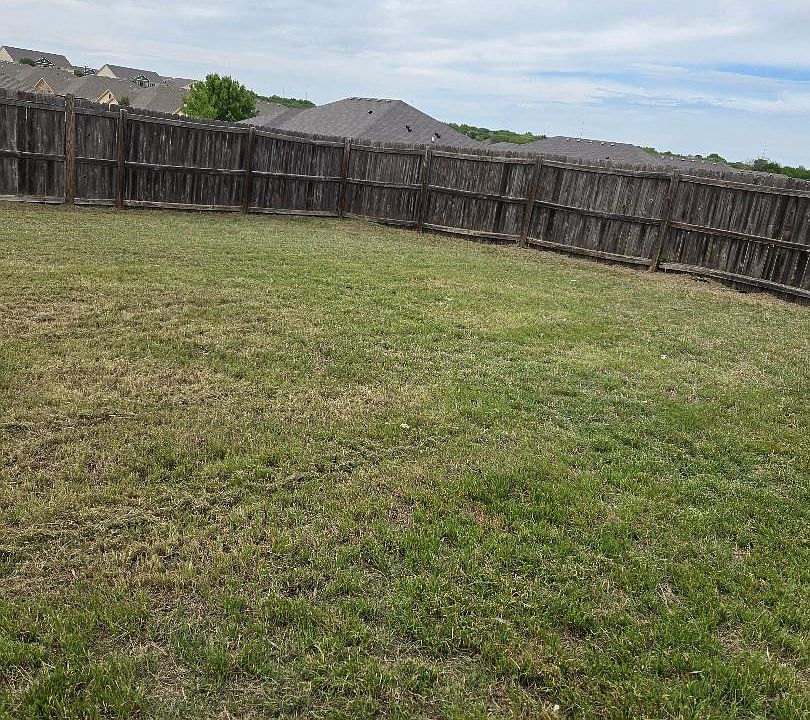 2nd image of 3709 Foxglove Ln