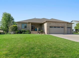 415 E Quail Ridge Ct, Mulvane, KS 67110