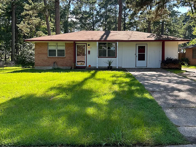 9042 Hilton Dr — Photo 12