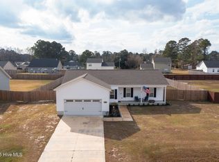 305 Gate Stone Ln, Jacksonville, NC 28540