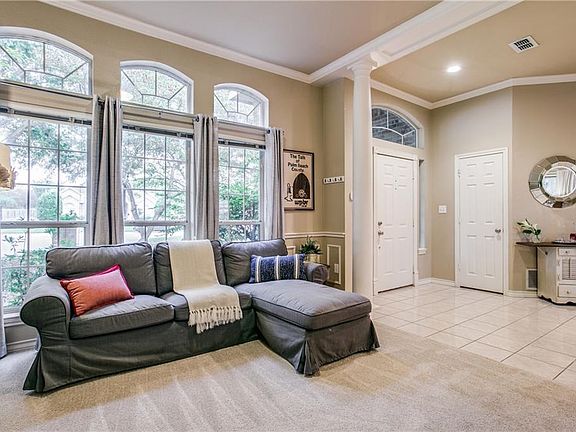 4th image of 3010 Manor Ct N