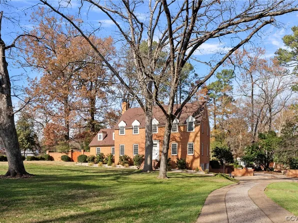 201 Fairmont Dr, Colonial Heights, VA 23834
