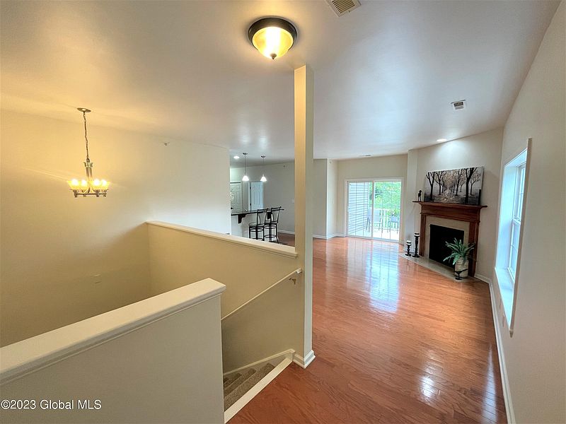 5th image of 507 Worthington Terrace