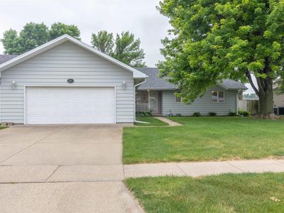 210 Carriage Ln, Sergeant Bluff, IA, 51054