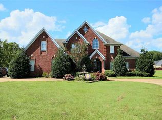 9411 Forest Wind Dr, Collierville, TN 38017