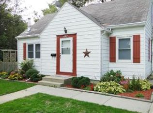 437 Hilltop Rd, Ames, IA 50014