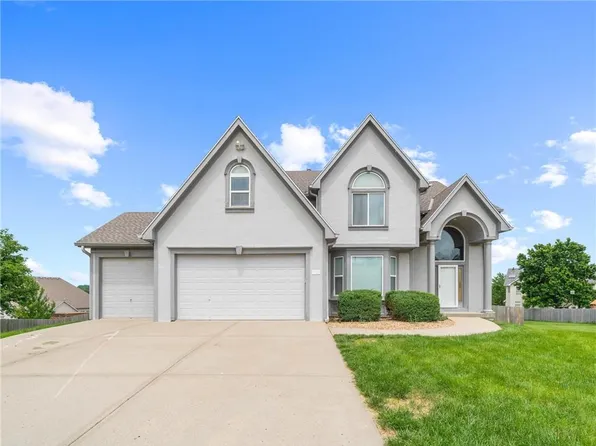 6209 N Kensington Ct, Gladstone, MO 64119