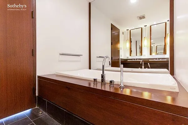 Rented by Sotheby's International Realty | media 6