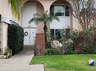 16421 Redlands Ln, Huntington Beach, CA 92647
