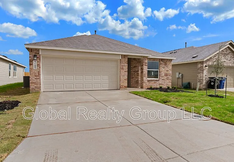 9105 Navarro Vis — Photo 12
