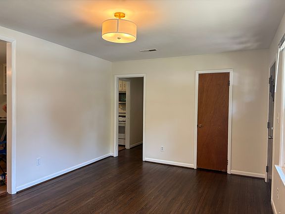 3rd image of 216 Berkshire Dr