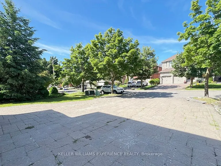 44 Alpine Cres #BASEMENT — Photo 2