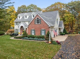 16 Falcon Ridge Dr, Hopkinton, MA 01748