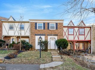 6306 Paddington Ln, Centreville, VA 20120