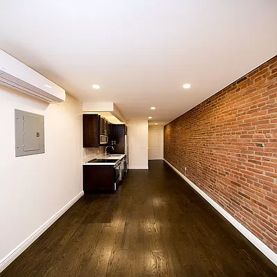 Rented by Avenues Real Estate | media 18