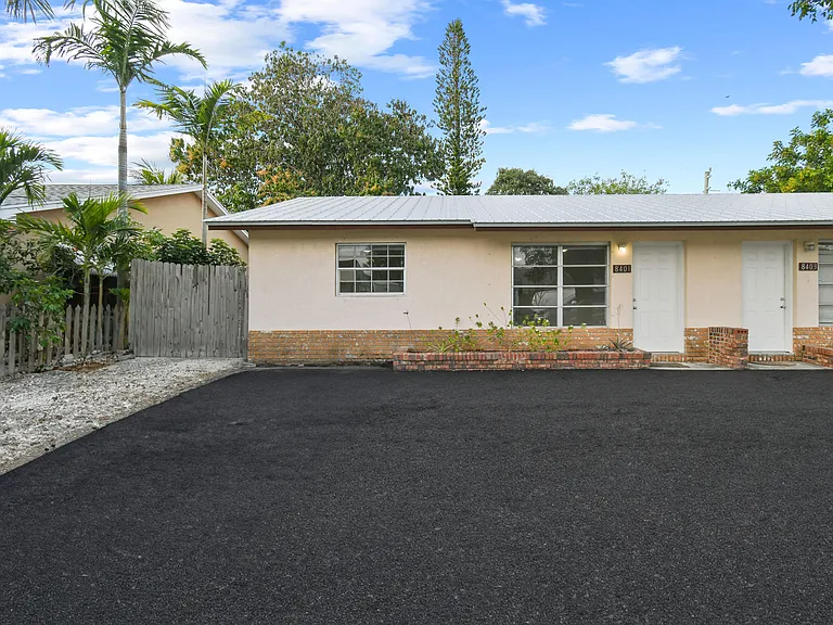 8401 SE Sunset St — Photo 1