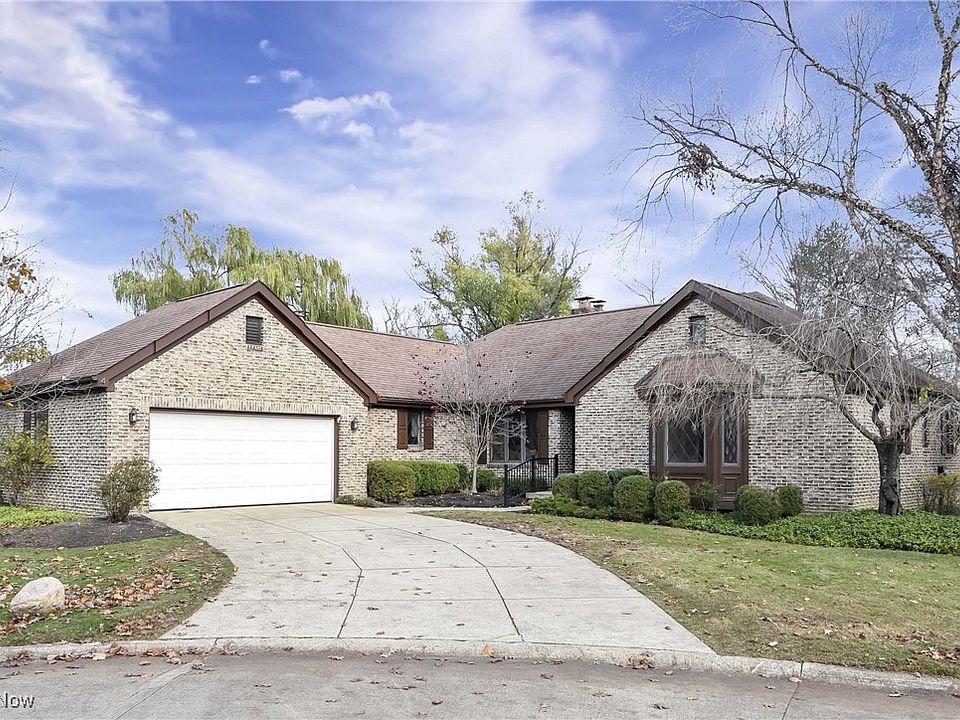 1st image of 4 Westfield Ln