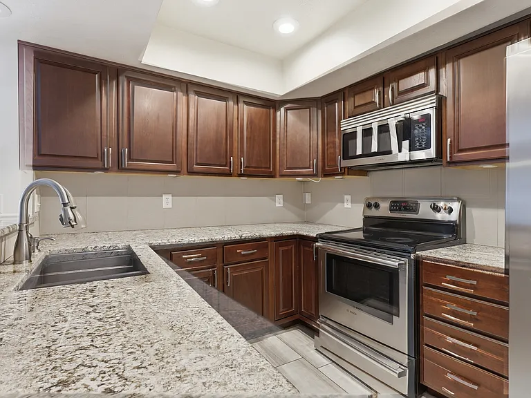 221 S Garfield St #211 — Photo 5