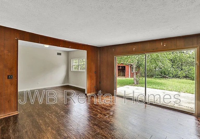 10524 Briarcliff Rd S — Photo 9