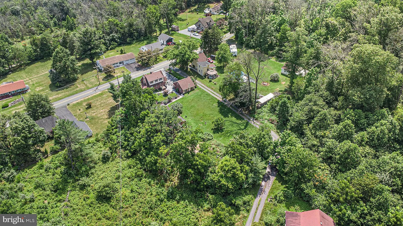 28 Bossert Ln photo 1